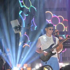 Escenario montado para una orquesta de verbena.